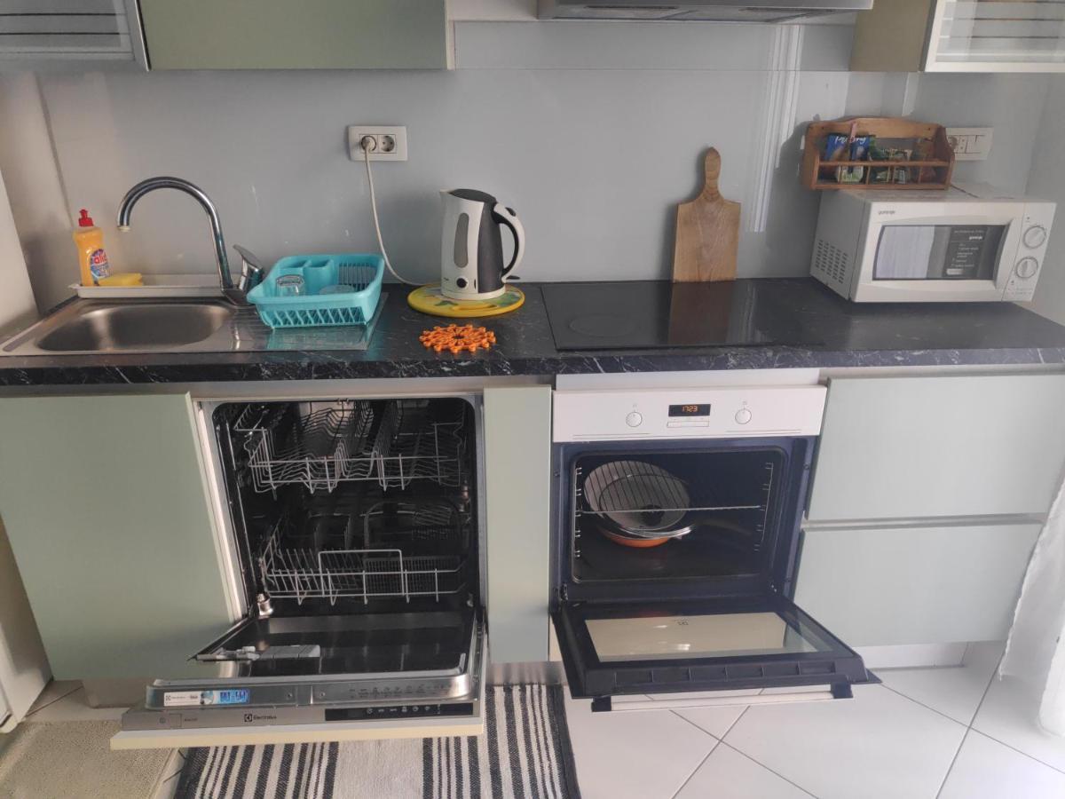 Spacious Apartment With Big Garden Near Beach Split Bagian luar foto
