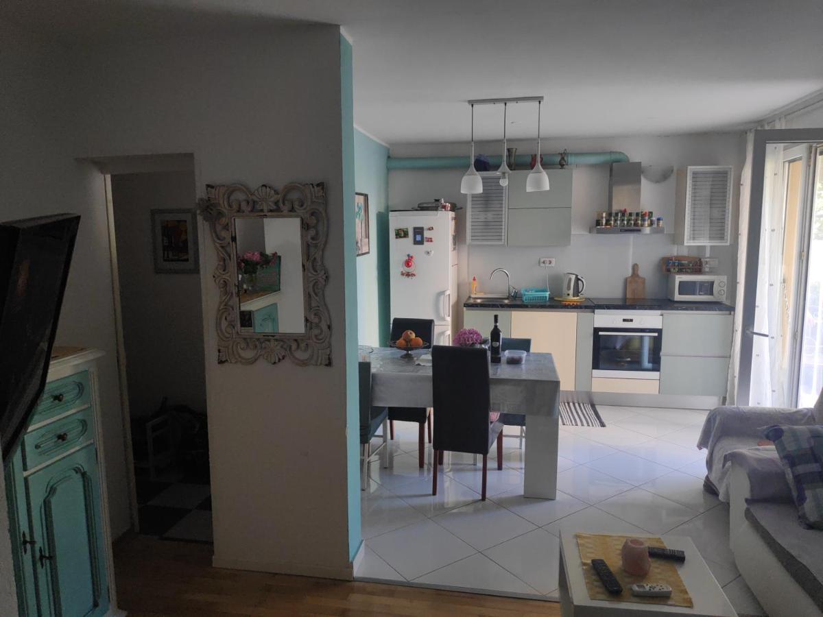 Spacious Apartment With Big Garden Near Beach Split Bagian luar foto