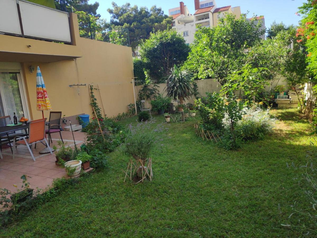 Spacious Apartment With Big Garden Near Beach Split Bagian luar foto