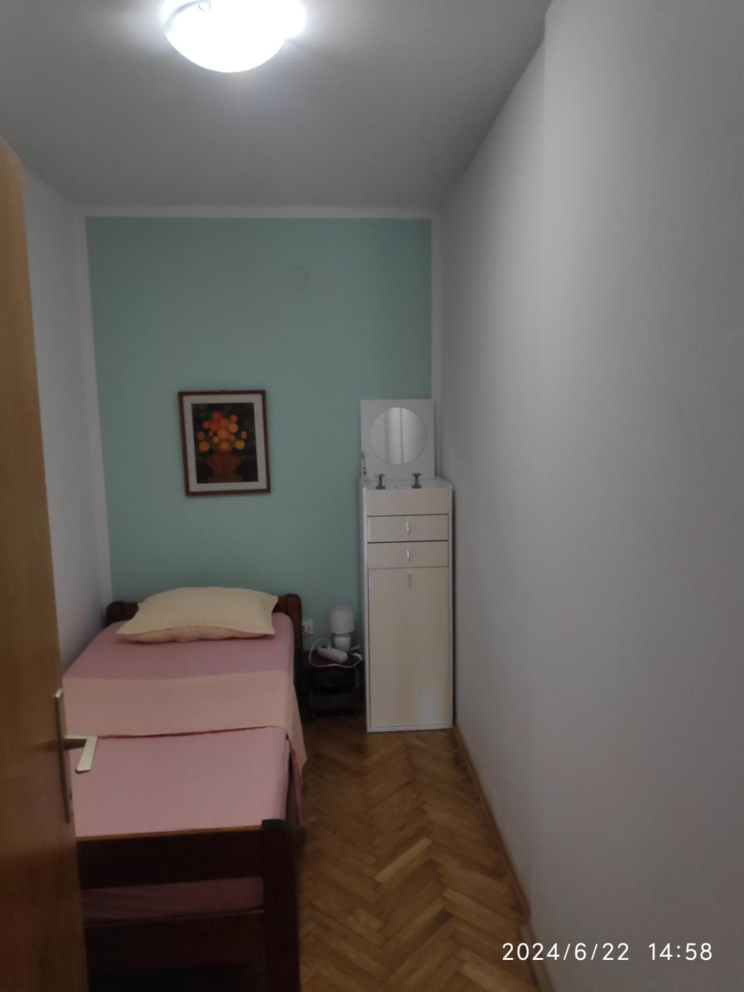 Spacious Apartment With Big Garden Near Beach Split Bagian luar foto